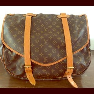 Louis Vuitton Saumur 43
